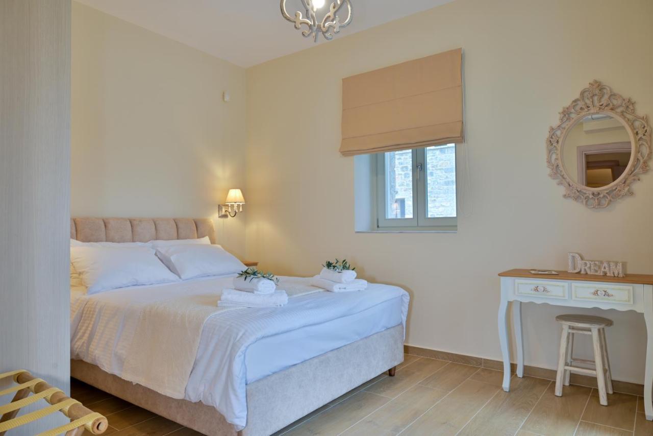 Efmar Exclusive Residences Гитион Номер фото