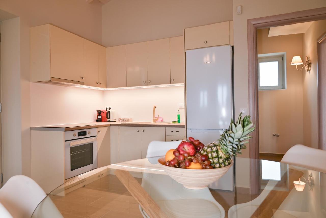 Efmar Exclusive Residences Гитион Экстерьер фото