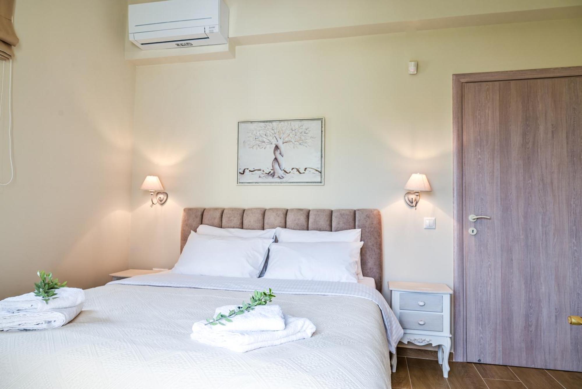 Efmar Exclusive Residences Гитион Номер фото